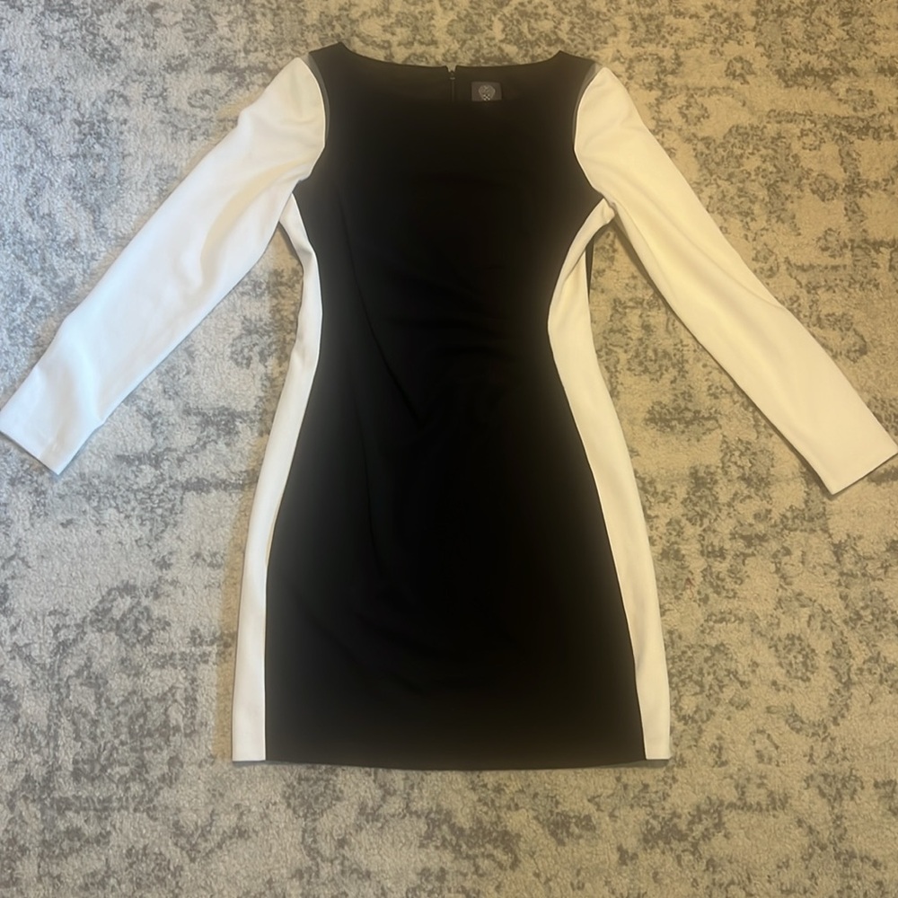 Vince Camuto White and Black Long Sleeve Bodycon Dress